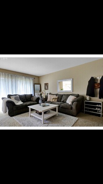 Building Photo - 9570 SW 146th Terrace