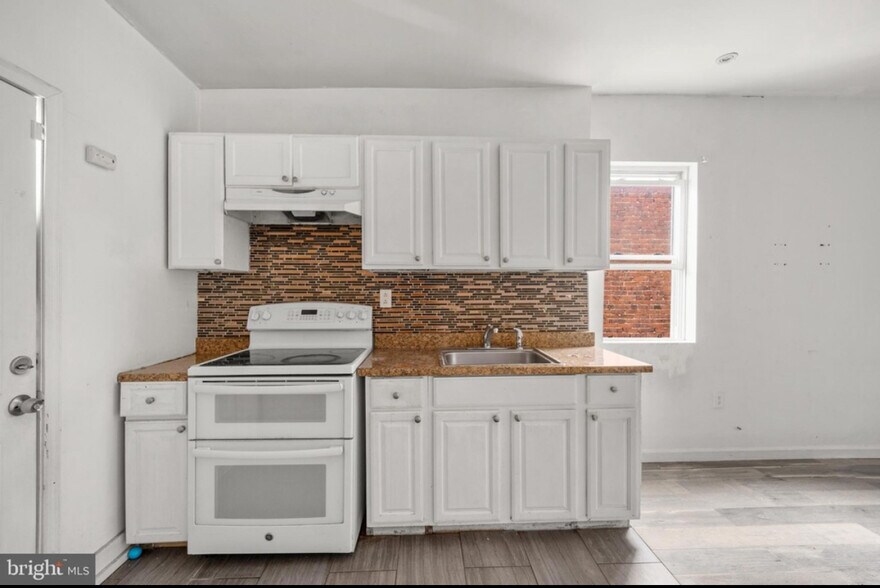 Building Photo - 5106 Parkside Ave