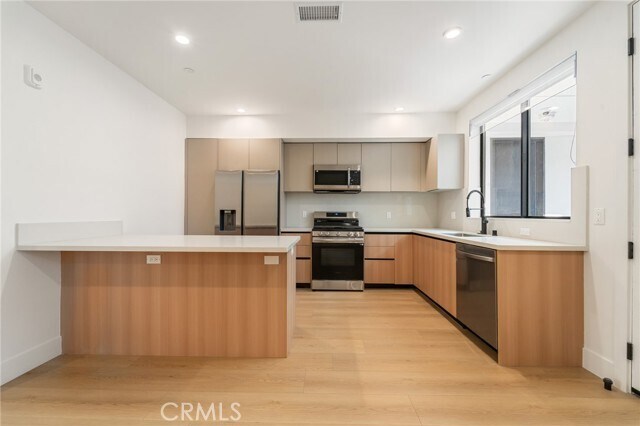 Building Photo - 7510 Sepulveda Blvd