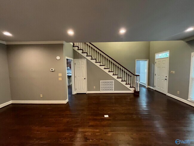 Building Photo - 146 Bob White Dr