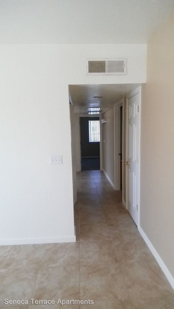 Building Photo - 2050 N Pantano Rd