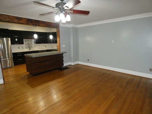Building Photo - Hidden Gem for Rent in Highland Park!!