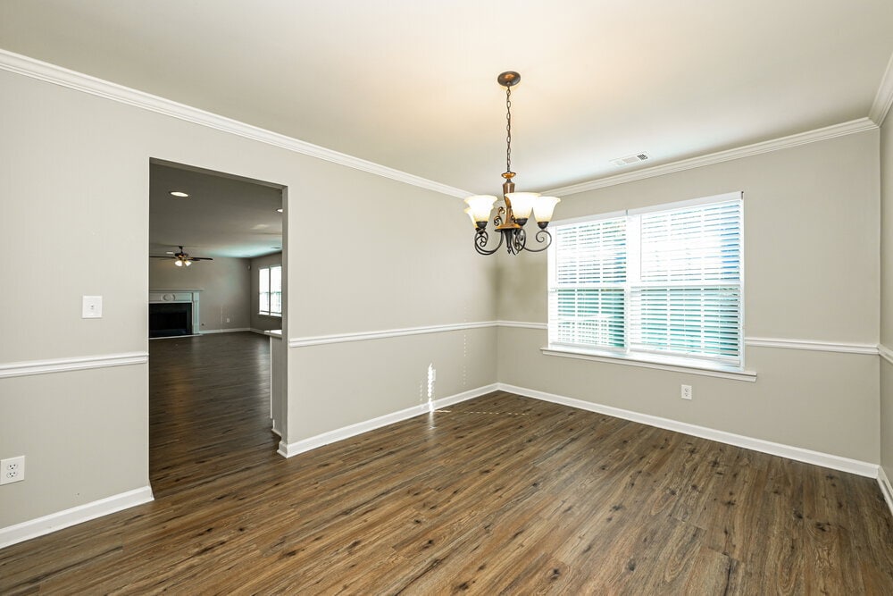 Building Photo - 353 Franklin St