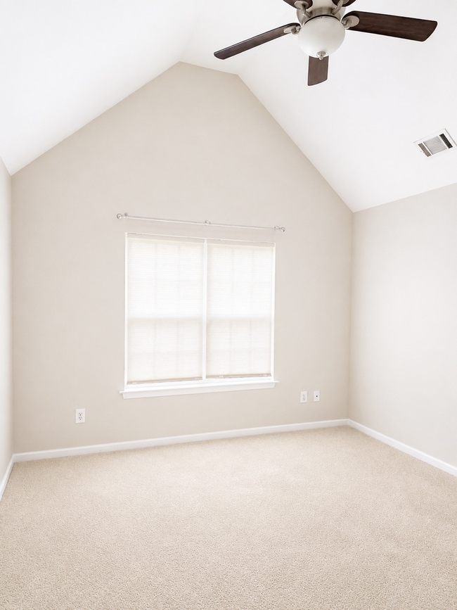 Building Photo - 18603 Coachmans Trace