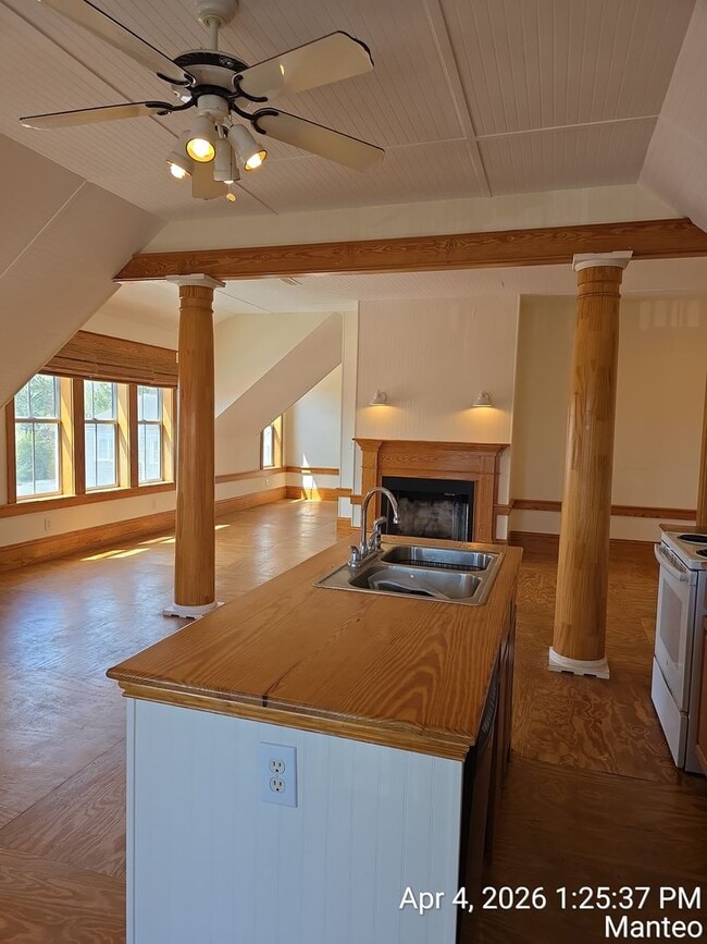 Building Photo - Welcome to coastal living in the heart of Manteo 1 Bedroom 1 Bath