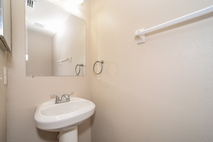 Building Photo - 507 Cabernet Pl