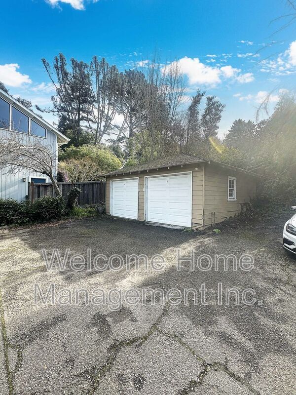 Building Photo - 5808 Estates Dr