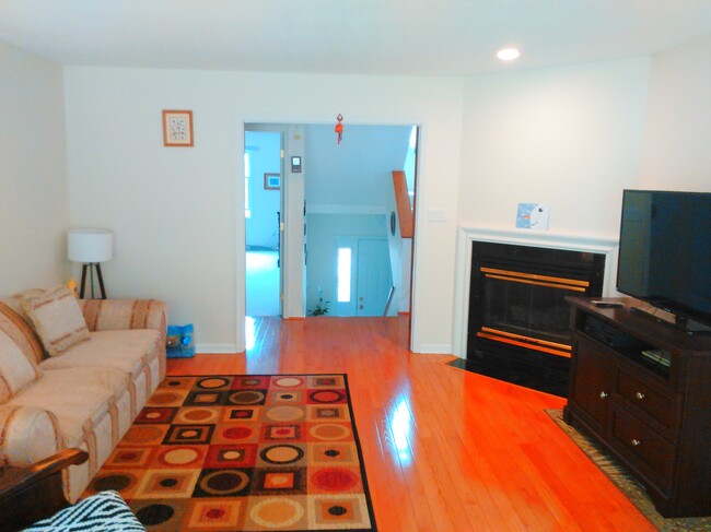 Building Photo - 145 Windwood Dr