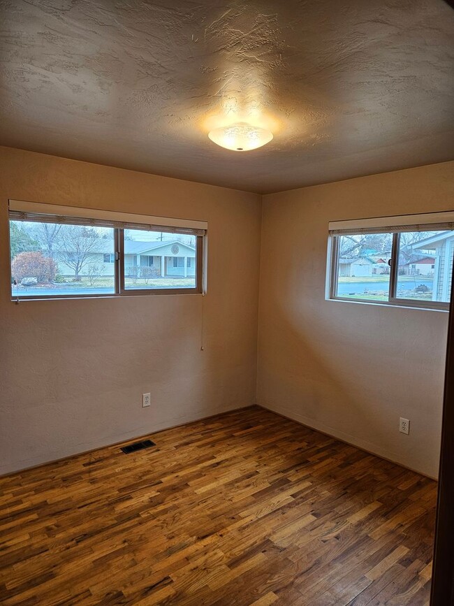 Building Photo - 1611-1609 SW 17th St