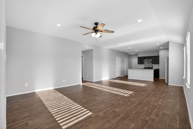 Building Photo - Beautiful 4 Bed Home in Mill Creek Estates | Open Floor Plan + Appliances Included!