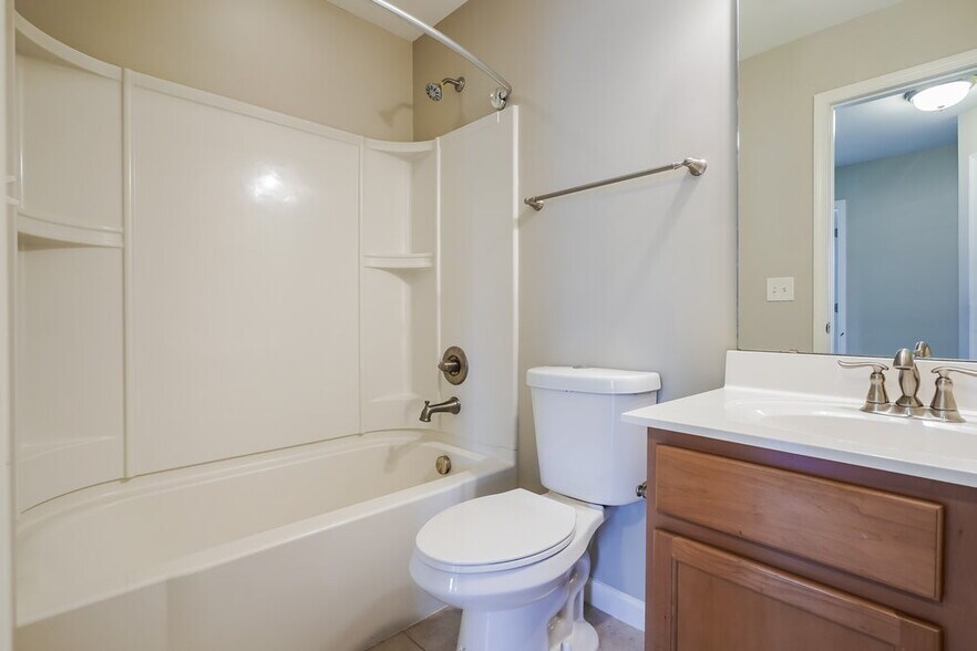 Building Photo - 408 Parmley Ln