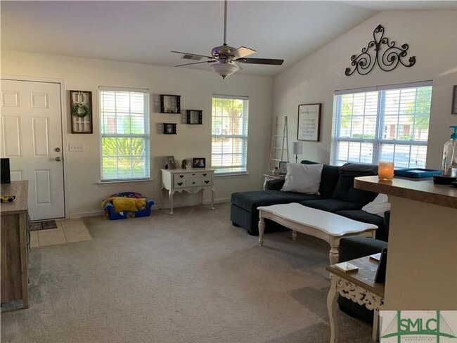 Building Photo - Cute, Convenient Townhome!