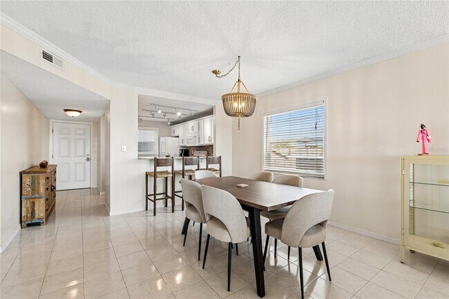Building Photo - 719 Pinellas Bayway S