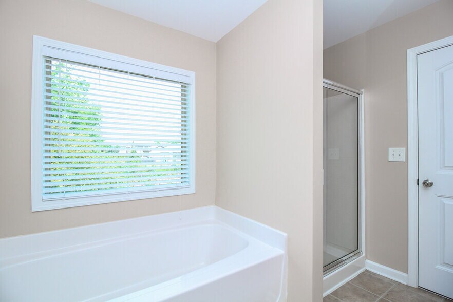 Building Photo - 24 Quail Bend Loop