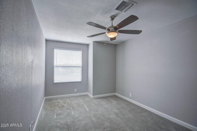 Building Photo - 4834 E Hillery Dr