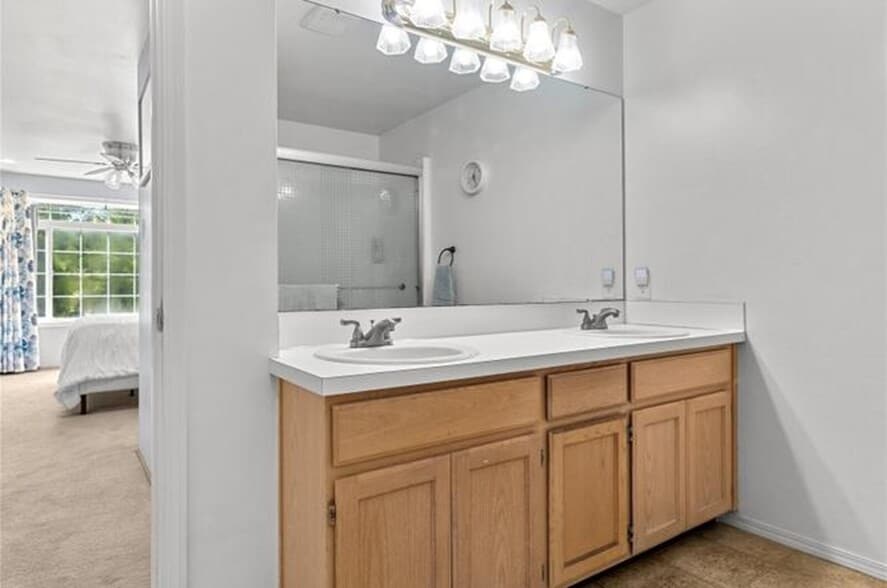His / Hers sinks - 4309 236th St E