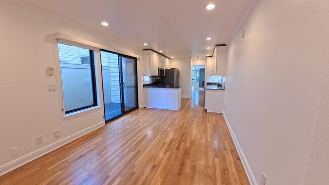 Building Photo - 5003 Diamond Heights Blvd