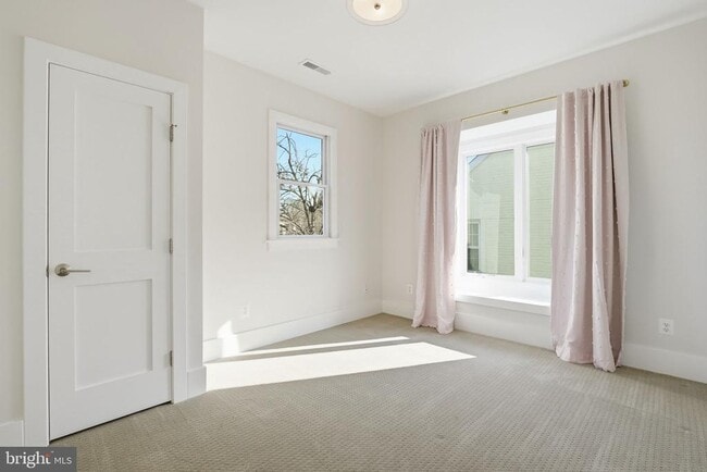 Building Photo - 1618 N Danville St