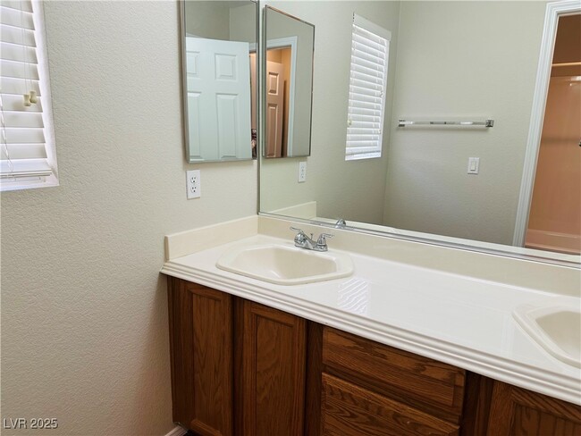 Building Photo - 7441 Poppy Hills Ct