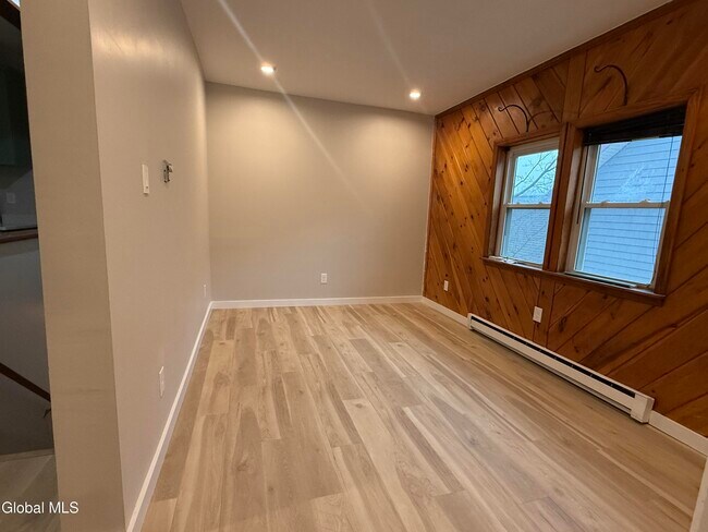 Building Photo - 38 State St