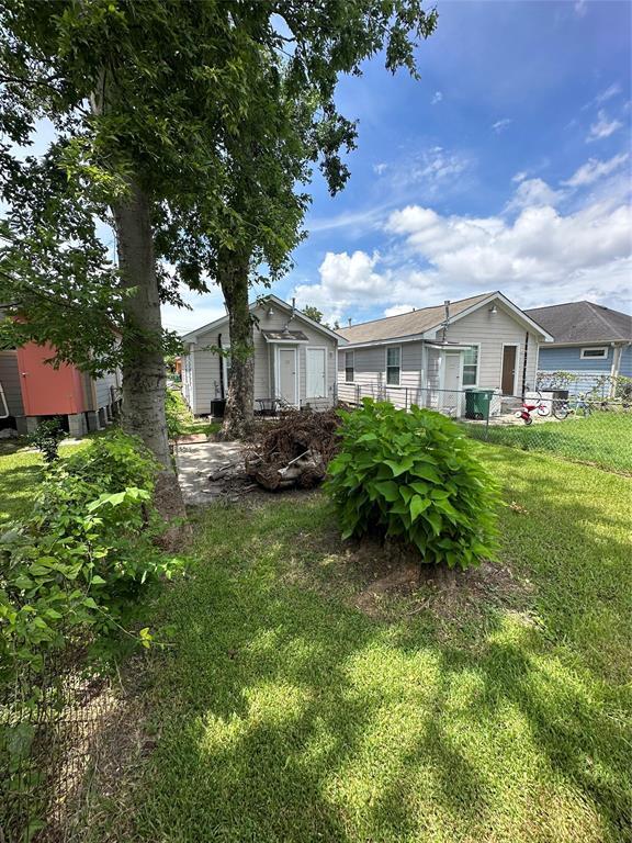 Building Photo - 6723 Avenue Q