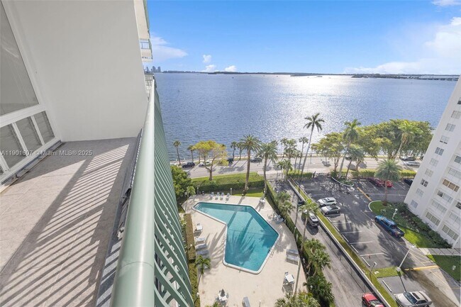 Building Photo - 1408 Brickell Bay Dr