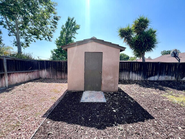 Building Photo - Wonderful 4 bedroom Single Story Murrieta Home for LEASE!
