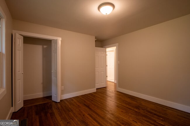 Building Photo - 165 Habersham Dr
