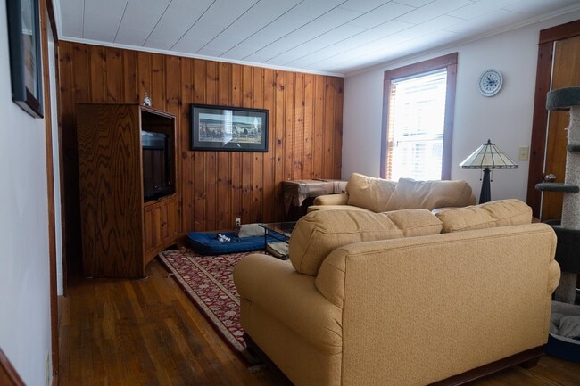 Building Photo - 180 Highland St