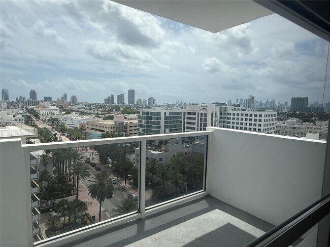 Building Photo - 100 Lincoln Rd