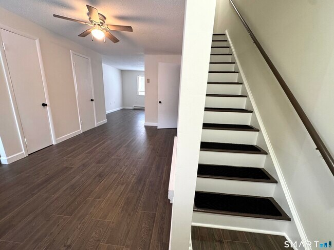 Building Photo - 39 Horton Hill Rd