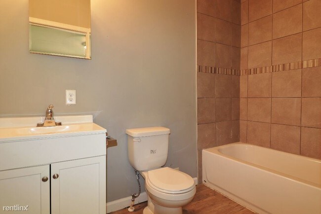 Building Photo - 4 br, 2 bath House - 744 Le Brun Dr