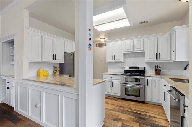 Building Photo - 1001 Timber Bend Dr