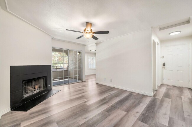 Building Photo - 2200 S Fort Apache Rd