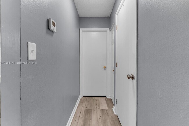 Building Photo - 608 SW 76th Terrace