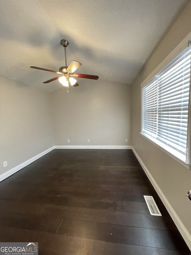 Building Photo - 2880 Florence Dr