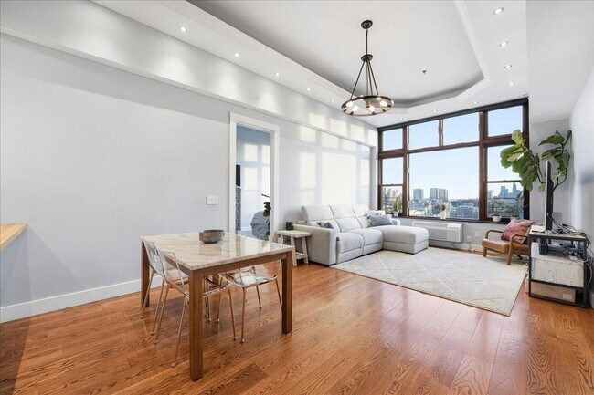 Building Photo - 1500 Hudson St