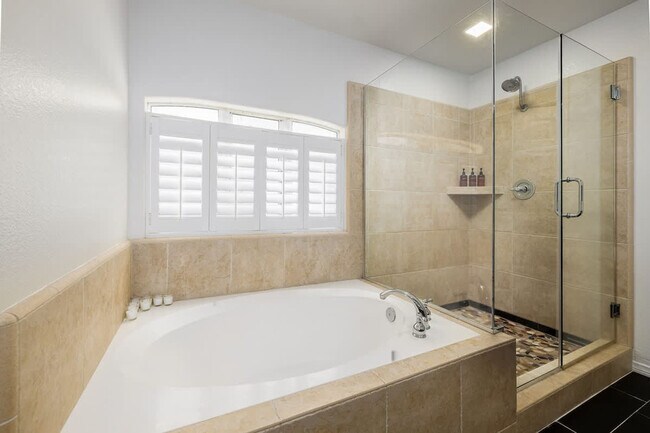 Building Photo - 714 Isthmus Ct