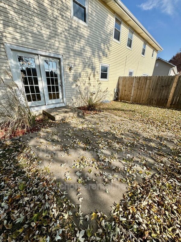 Building Photo - 9817 W 83rd Terrace