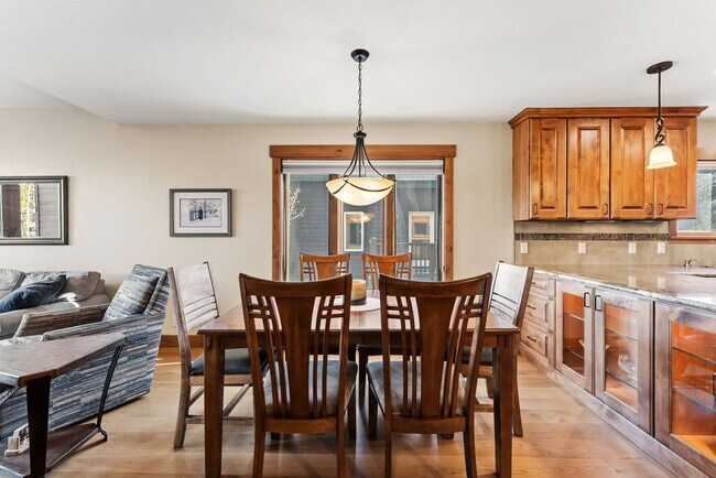 Building Photo - Breck 3-bedroom home with views! 12 month lease!