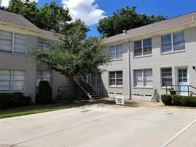 Building Photo - 6202 Gaston Ave