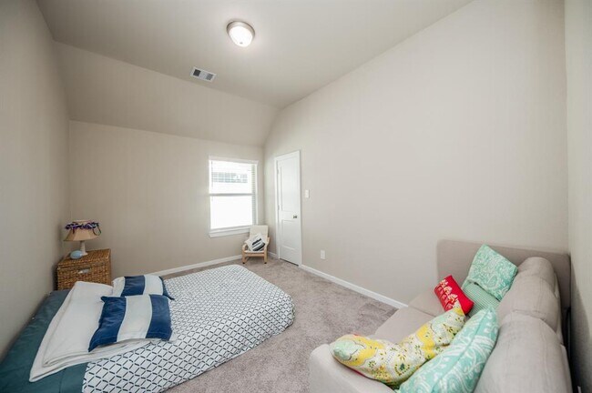 Building Photo - 1539 Rustling Creek Dr