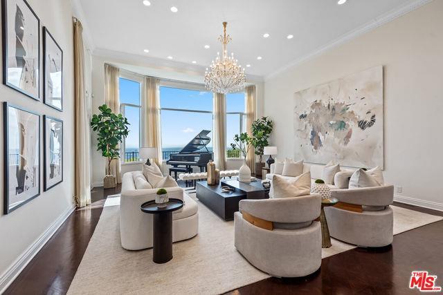 Building Photo - 1151 N Hillcrest Rd