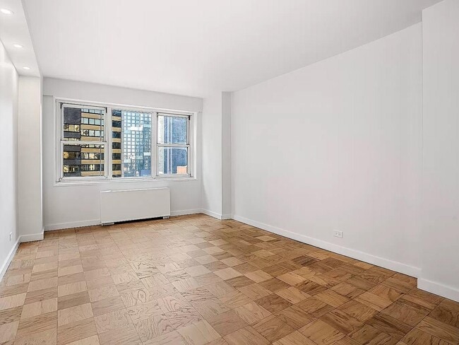 Building Photo - 159 W 53rd St