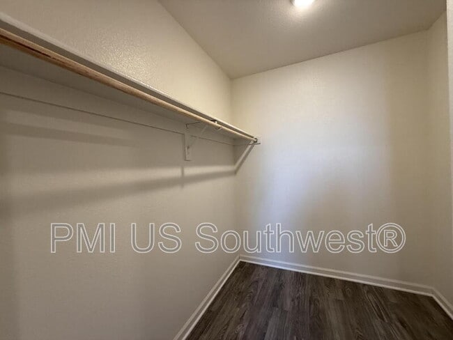 Building Photo - 2411 Village Dr