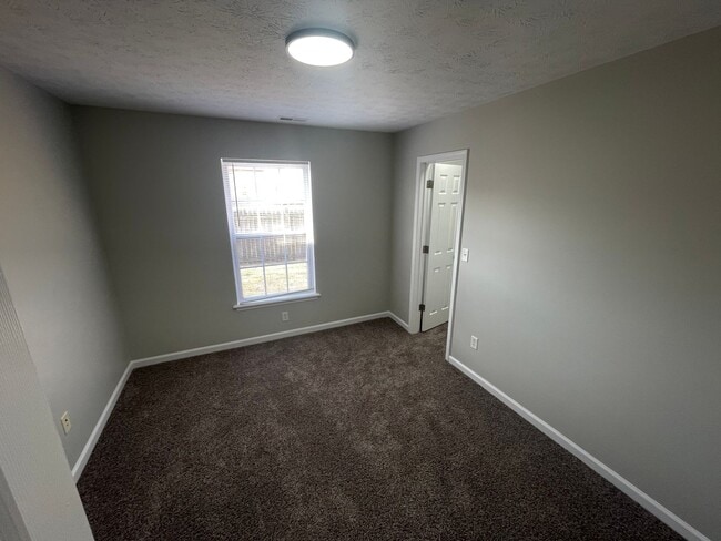 Building Photo - SUBLEASE - Three Bedroom Single Family Hom...