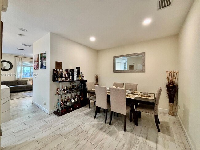 Building Photo - 1420 SE 26th Ave