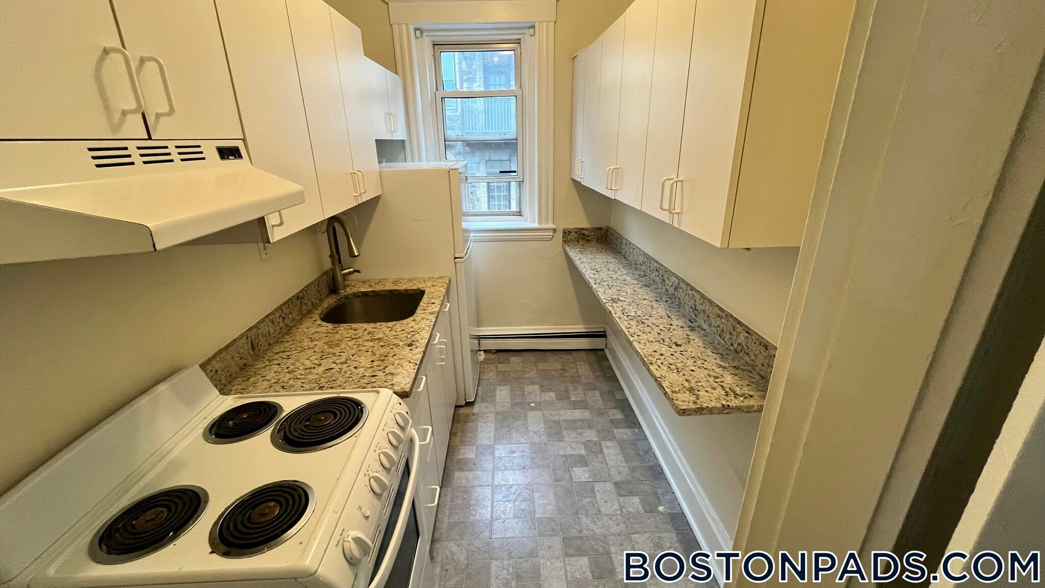 Building Photo - 208 Winthrop Rd