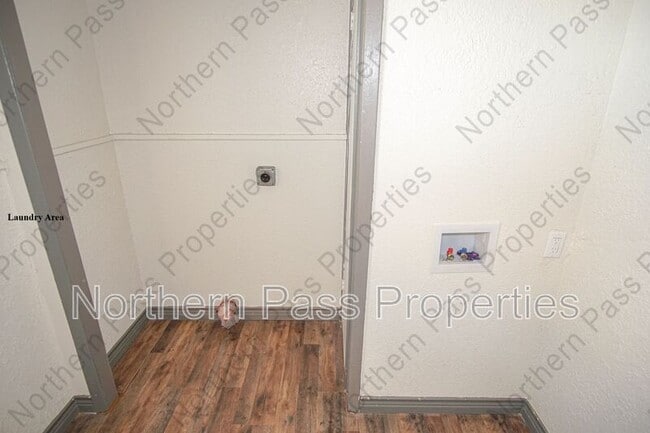 Building Photo - 2111 Portland Ave