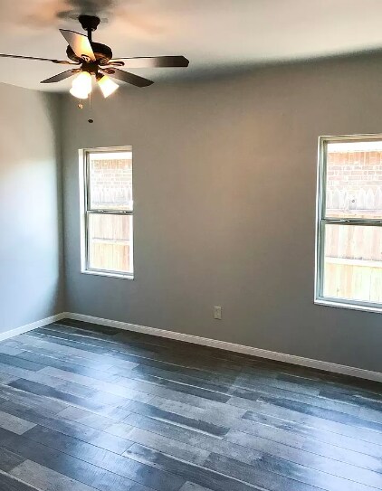 Building Photo - Beautiful Updated Duplex
